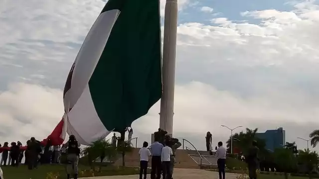 Todos los domingos de septiembre se llevará a cabo el izamiento de bandera