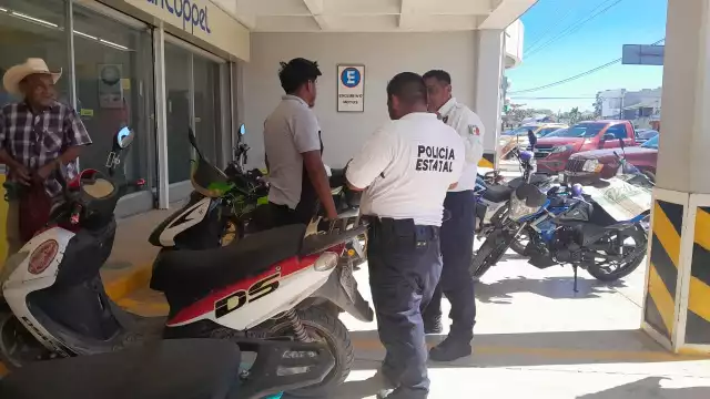 Un joven del ejido Jobal fue estafado con 30 mil pesos mientras se encontraba en la avenida Héctor Pérez Martínez.