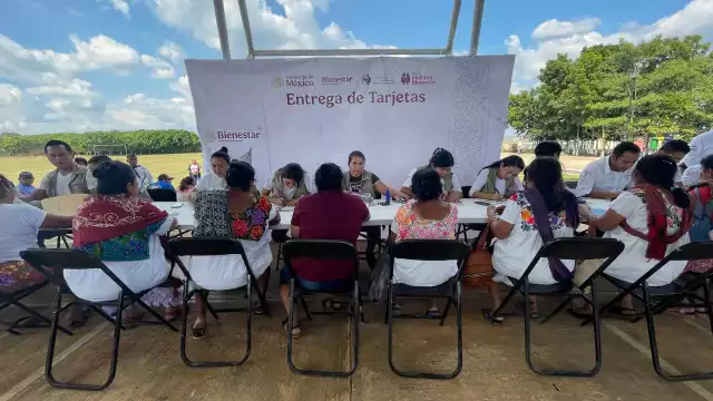 Este jueves comenzó la entrega de las tarjetas del programa "Pensión Mujeres Bienestar" en los municipios de Calkiní y Hopelchén