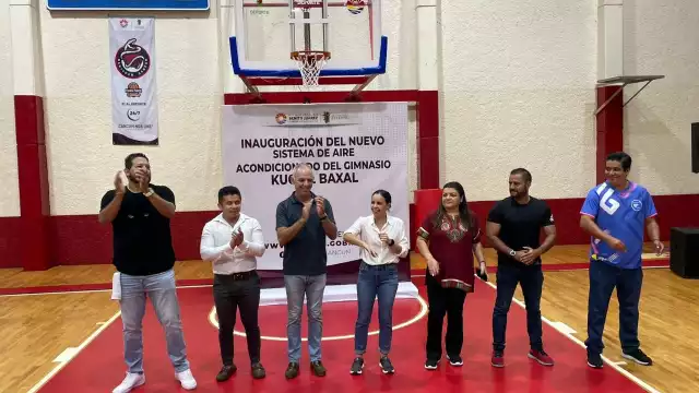 La presidenta de Cancún Ana Paty Peralta inauguró el nevo sistema de aire acondicionado