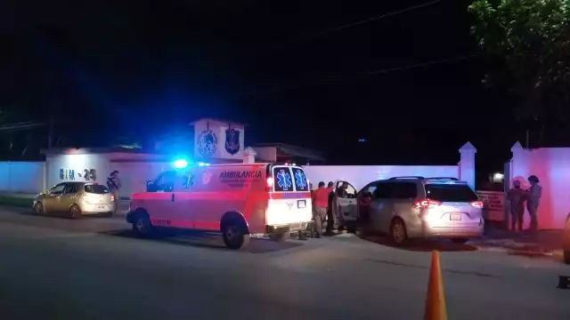 La víctima fue atendida por paramédicos de Chetumal debido a la herida de bala que presentó