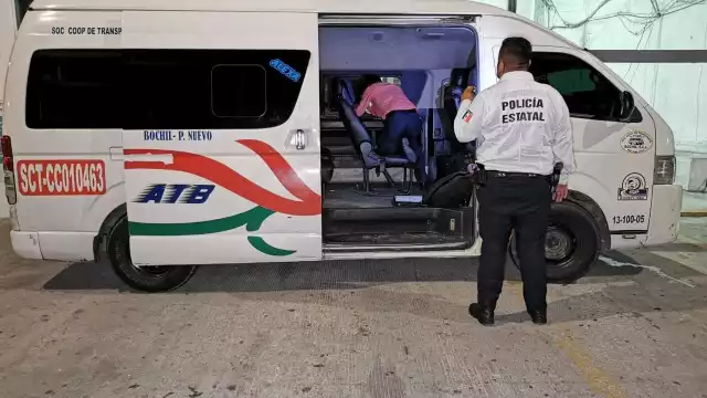 Revisaron minuciosamente la camioneta para descartar cualquier acto como tráfi co de sustancias o artículos prohibidos
