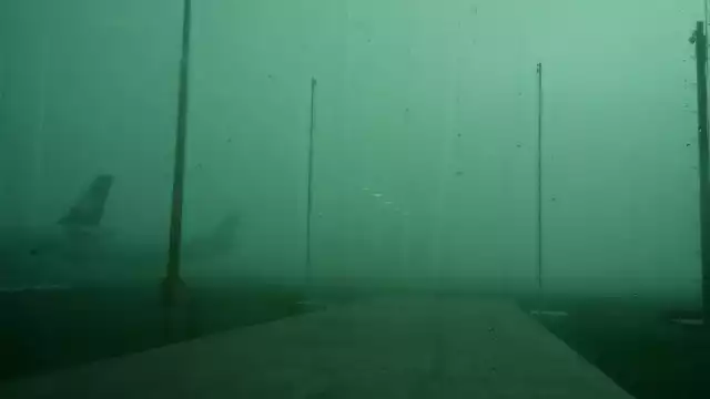 Uno de los vuelos fue desviado al aeropuerto de Cancún