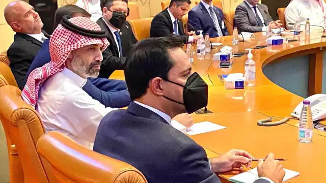 Mauricio Vila acudió a los Emiratos Árabes Unidos junto a empresarios yucatecos para mostrar los beneficios de invertir en al Entidad