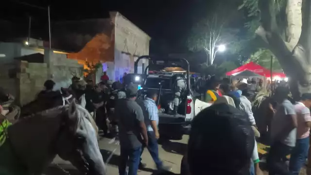 Personas que se enocntraban en el lugar presenciaron el momento de la detención