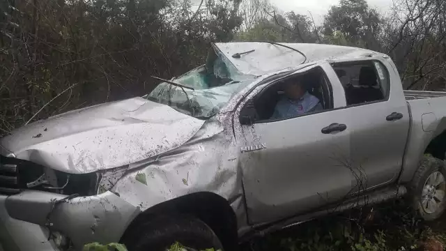 Tras dar muchas volcaduras el conductor terminó con lesiones menores