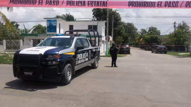 Uno de los cadáveres fue encontrado por pobladores, que avisaron a los policías; tenía un mensaje amenazador clavado en el pecho