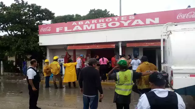 Conato de incendio se sale de control en tienda de la colonia Las Brisas