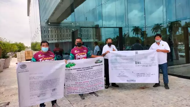 Cooperativa de Minitaxis piden conceciones a Layda Sansores. Foto: Alan Gómez