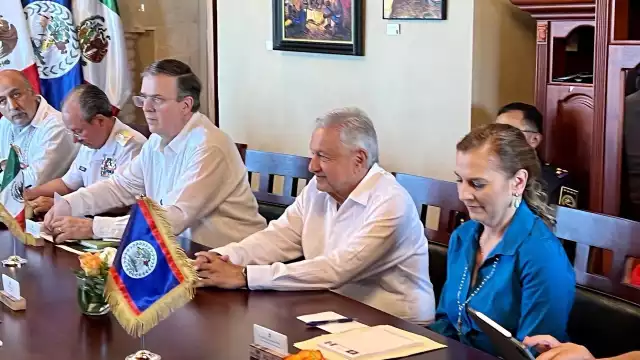 aMLO se reunió con el presidente de Belice este día donde le informó que no habrá cobro de aranceles a sus productos