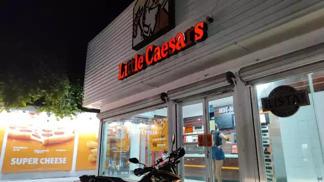 Joven denuncia agresión sexual por el subgerente de un Little Caesar’s en Cancún