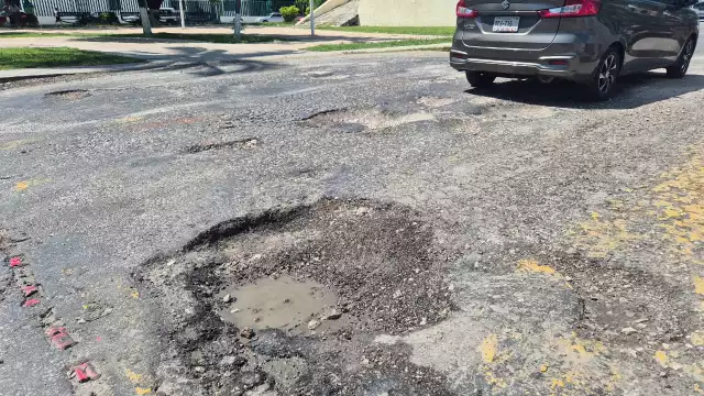 En Champotón, ciudadanos denuncian abandono de servicios públicos.