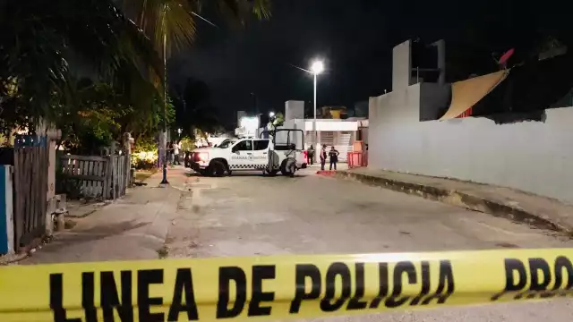 Montan operativo policial en el fraccionamiento Villas del Mar en Cancún