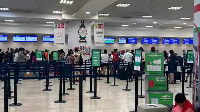 La afluencia de vuelos en el aeropuerto de Cancún es regular en la jornada de este jueves