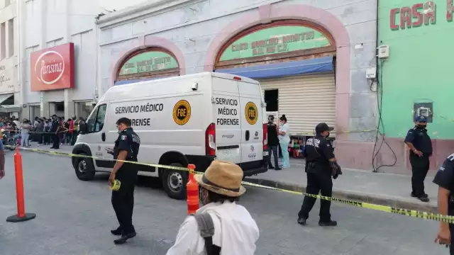 Tras recibir el reporte, paramédicos de la Policía Municipal se movilizaron, pero nada pudieron hacer por una persona de 60 años