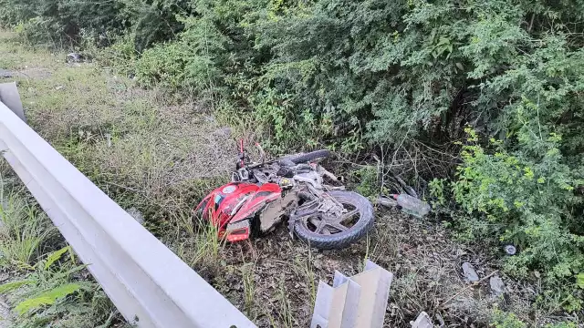 Su acompañante resultó con lesiones leves y fue trasladado al hospital rural IMSS-Bienestar de Xpujil