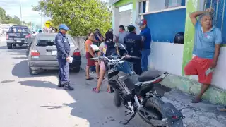 El auto implicado terminó con el vidrio trasero roto