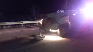 El frente de la camioneta quedo destrozado
