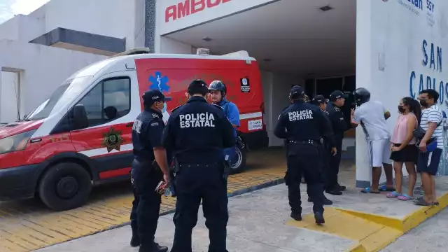 El hombre fue encontrado tirado en el piso con una herida en el muslo