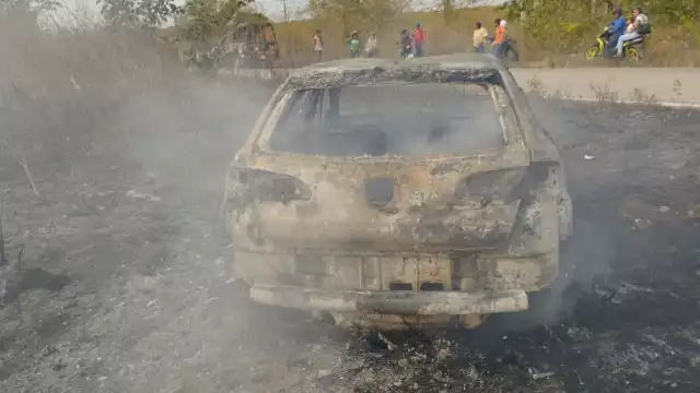 Solo se sabe que el auto es del estado de Quintana Roo