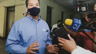 Cabeza de Vaca es acusado de lavado de dinero y delincuencia organizada