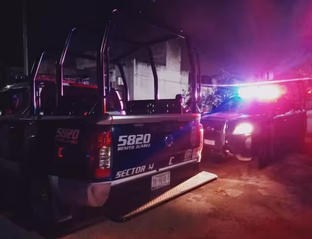 Mujer de 30 años presentaba impactos por proyectil de arma de fuego.
