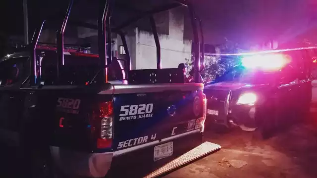 Mujer de 30 años presentaba impactos por proyectil de arma de fuego.
