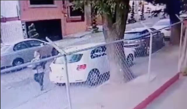 La maestra fue asaltada a las puertas de la escuela donde trabaja