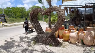 Crisis turística de Tulum alcanza comunidades mayas: Cierran negocios rumbo a Cobá