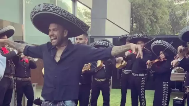 Esto es lo que costó Dani Alves a los Pumas y lo que estará ganando mientras juega en la Liga MX