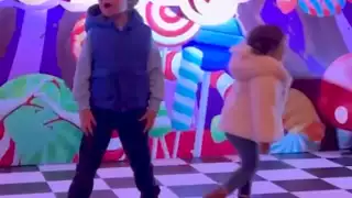 La nueva generación de RBD, los hijos de Anahí y Dulce María, sorprendieron en el escenario. Foto: Instagram Anahí