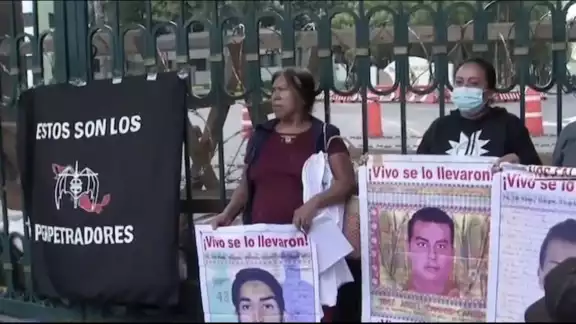 La madrugada de este miércoles fueron liberados los 8 militares acusados de desaparición forzada en el caso de los estudiantes desaparecidos de Ayotzinapa