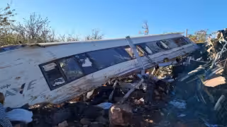 Choque de dos trenes en España deja al menos 64 muertos y más de 80 heridos
