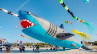 Papalotes gigantes y playas llenas: así se vive Semana Santa en Ciudad del Carmen