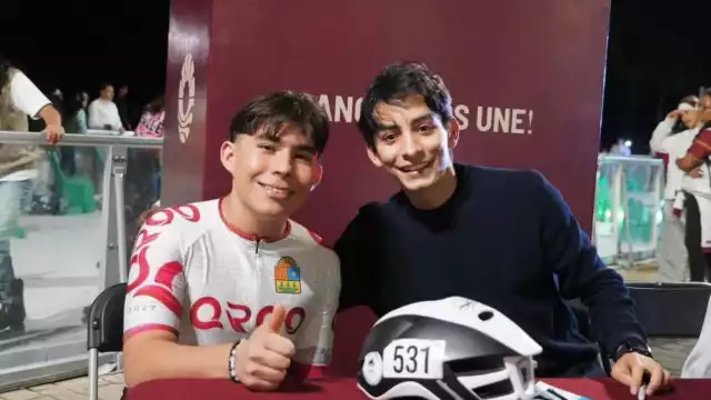 Estuvo en una frma de autógrafos en la Villa Navideña de Cancún