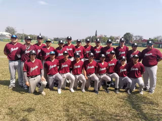 Quintanarroenses van con altas y bajas en el Macroregional de beisbol