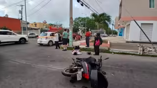Conductor atropella a motociclista, daña un taxi y huye en Chetumal