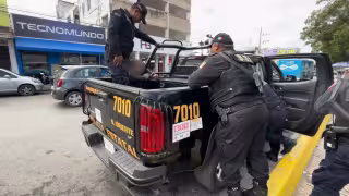 Arrestan a un hombre luego de robar un iPhone en el IMSS T1 de Mérida