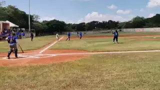 Ganaron las las Amazonas mestizas con 14 carreras mientras que el equipo de casa tuvo cinco carreras