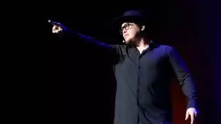 No contaban que los admiradores de Cancún aceptarían tan bien al comediante al grado que se agotaron las entradas la primera fecha