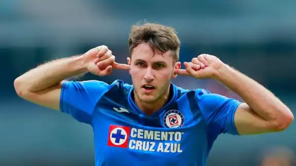 Santi Giménez anotó el primer gol para Cruz Azul. Foto: Especial