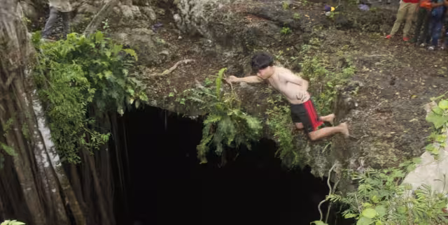 ienen la creencia de que los chicos que se den un chapuzón en el cuerpo de agua aumentarán su fertilidad