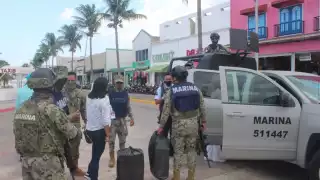 La Marina vigiló la entrega de vacunas