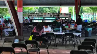 En cada una de las sedes, el personal de Salud expresó tener un lote de 3 mil 500 vacunas