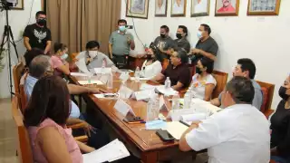 En la sesión el cabildo se dijo que el salario máximo que va ganar un trabajador sindicalizado será de 13 mil 999 pesos