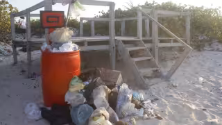 Habitantes piden a la población en general no contaminar las playas de Yucatán