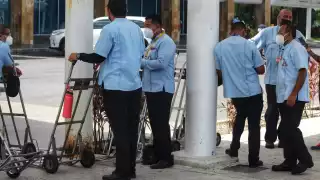 Los prestadores de servicios en las terminales realizan sus funciones siguiendo los protocolos de salud establecidas