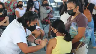 La vacuna que reciben los menores rezagados en Cancún es la de la farmacéutica Pfizer-BioNTech