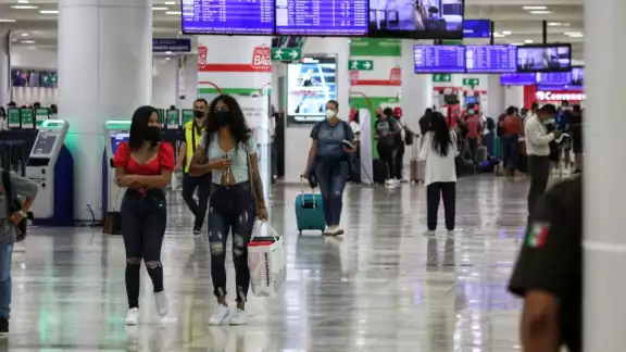 El AICM suspenderá sus operaciones desde la mañana hasta las14 horas tras la exhibición aérea milita en el Zócalo de la ciudad