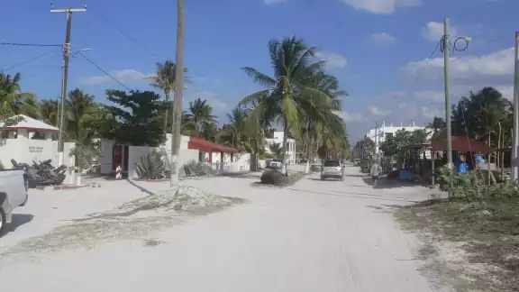 Los vecinos piden remplazar algunas líneas del tendido Los vecinos piden remplazar algunas líneas del tendido